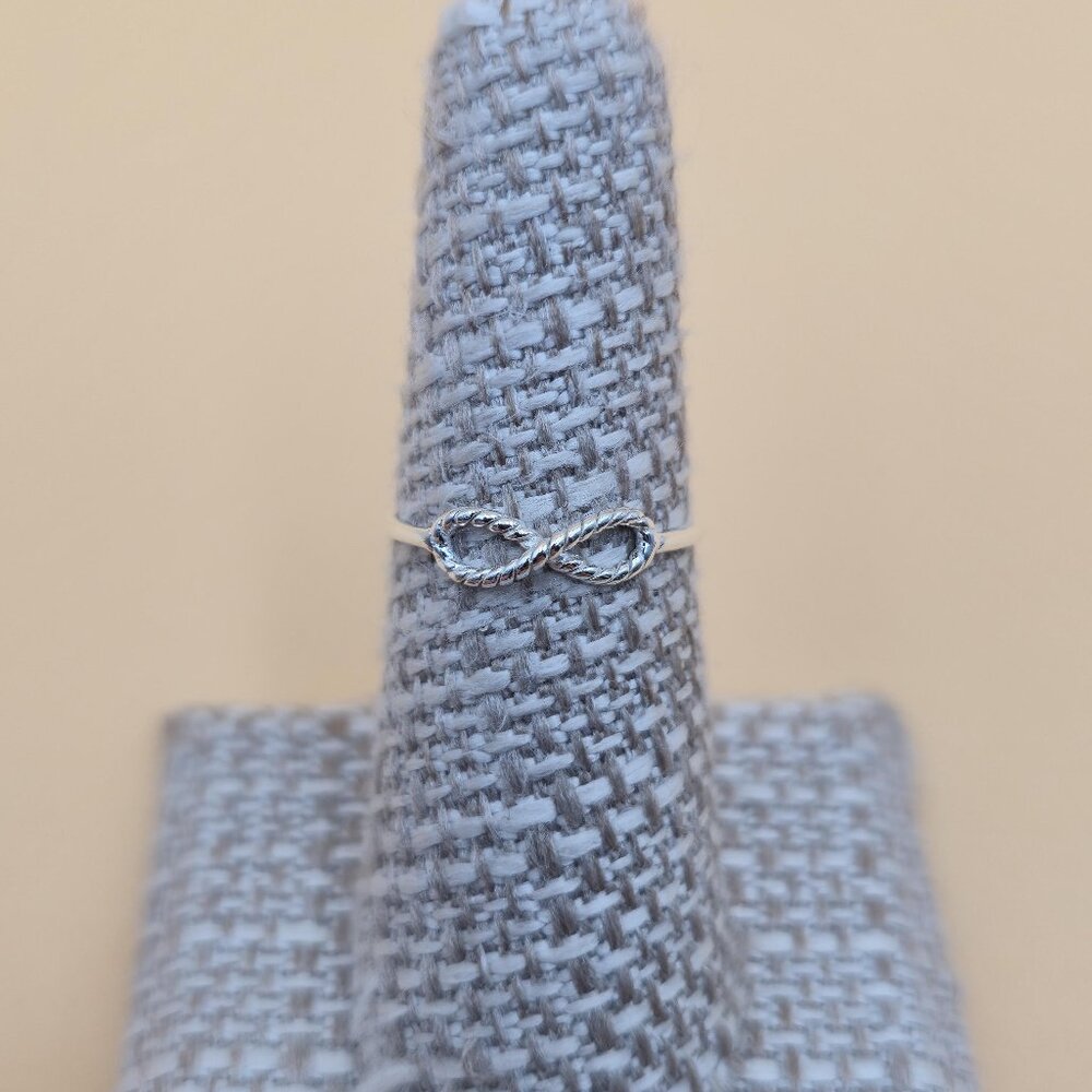 Size 6.25 Sterling Silver Rope Infinity Band Ring A4553